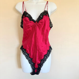 Vintage Gold Label Victoria's Secret 100% Silk Red & Black Lace Chemise Teddy S